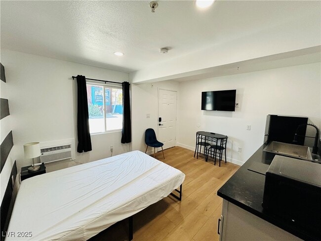 Photo - 1418 S 3rd St