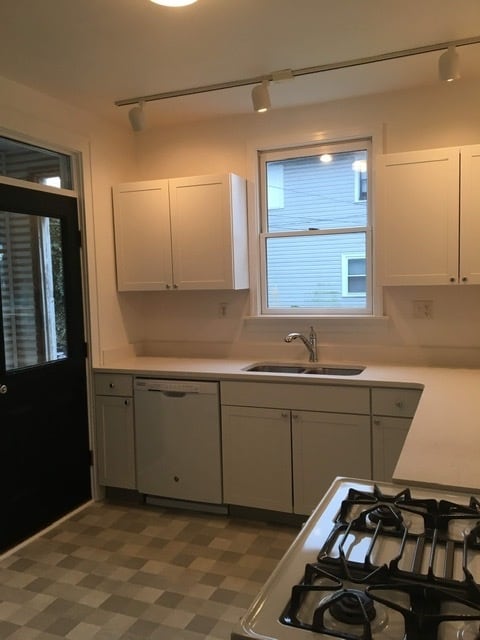 Building Photo - 147 E Blake Ave Unit 147