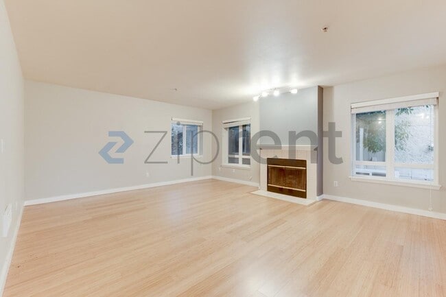 Photo - 2419 8th Ave N