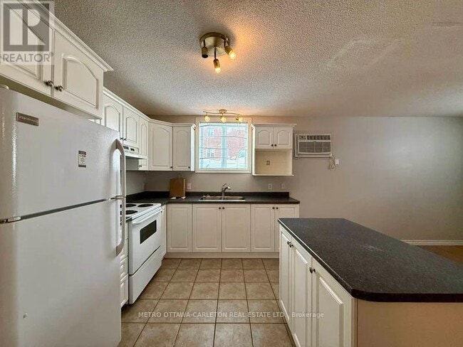 Photo - 171 Rue Mabel Unit 6