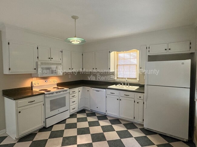 Photo - 106 N McLean Ct