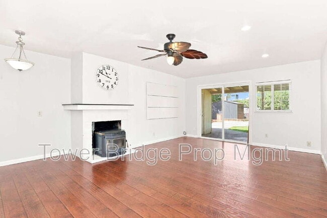 Photo - 1429 Watt Ave