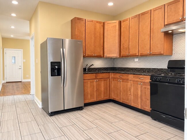Photo - 3902 W Belden Ave Unit 2