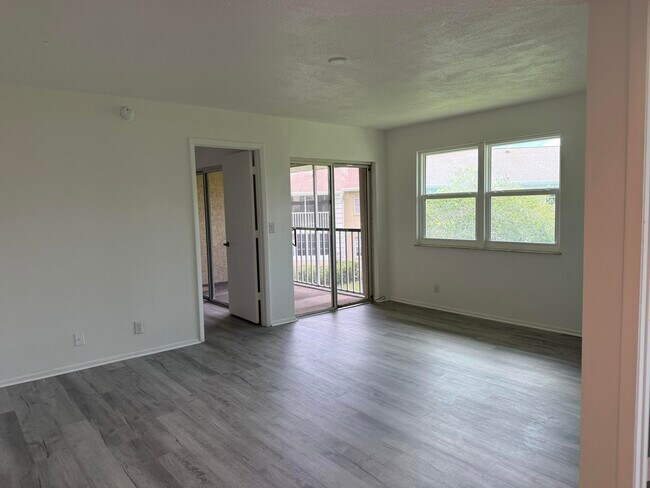 Photo - 1536 SE Royal Green Cir Unit 201