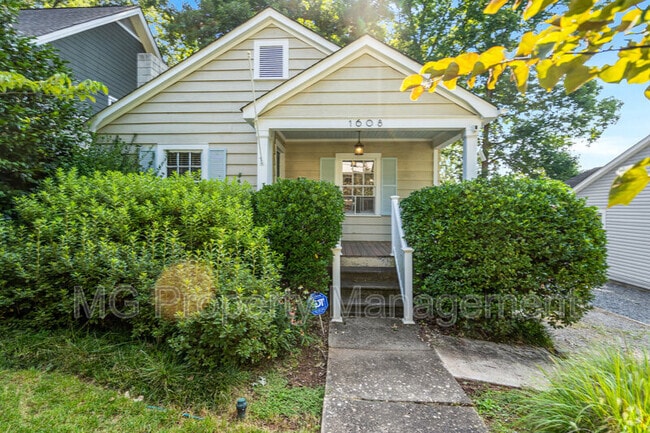 Building Photo - 1608 Onslow Dr Rental
