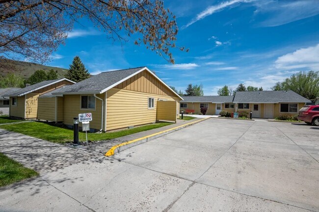 Photo - 203 N Storie St