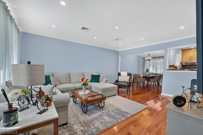 26 Cedar Dr