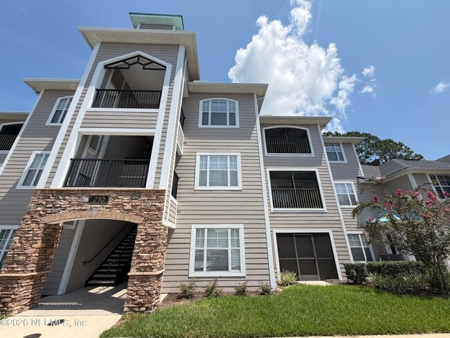 Building Photo - 210 Presidents Cup Way Unit 304