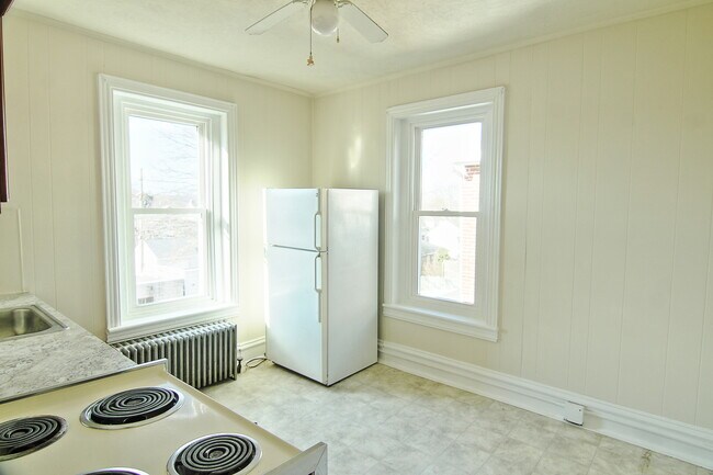 Photo - Fifth Street 10 W. Unidad #2