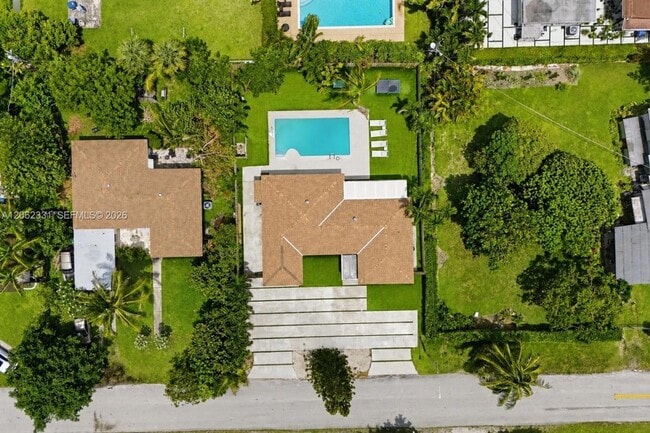 Photo - 10801 Peachtree Dr