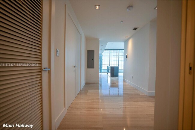 Photo - 1451 Brickell Ave Unit 2706