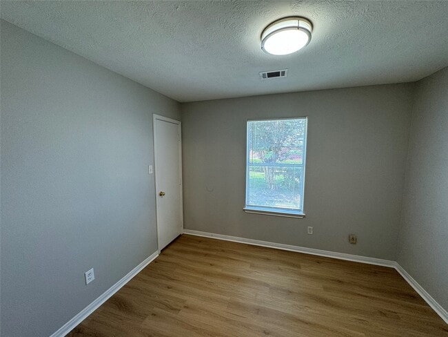 Photo - 16324 Sun View Ln