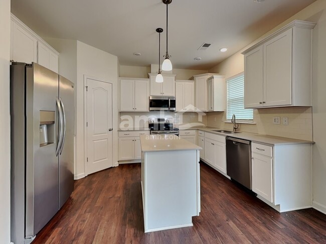 Photo - 154 Eden Ave