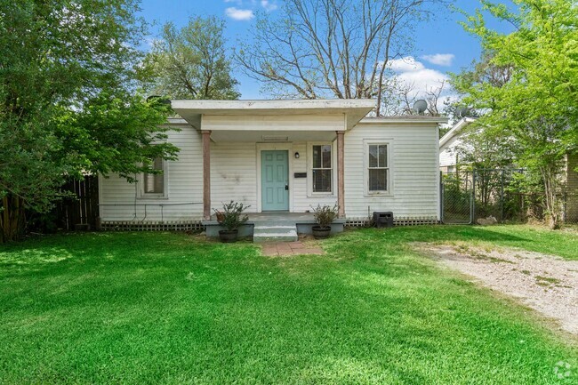 Building Photo - Lovely 3 Bedroom / 1 Bath home