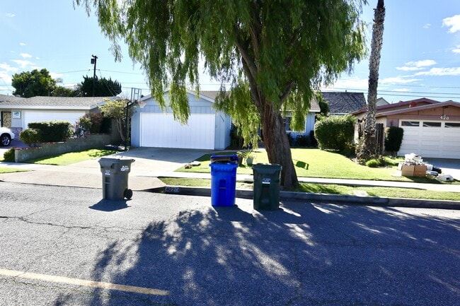 Photo - 422 Avenue E