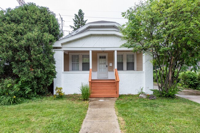 Photo - 308 W Keith Ave House