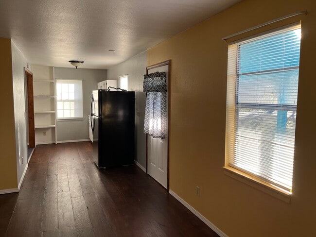 Photo - 110 Irwin Cir