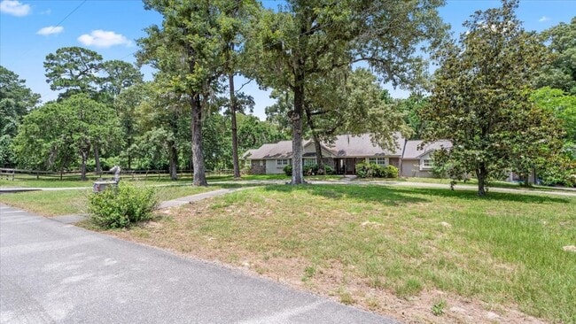 9502 Rolling Oaks