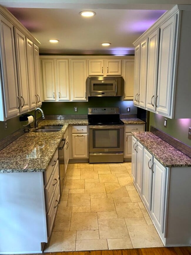 Building Photo - 1620 Briarcliff Rd NE Unit 1