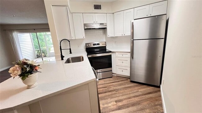 Photo - 3900 Southpointe Dr Unidad 104