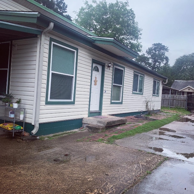 Photo - 2324 Peppermill Rd