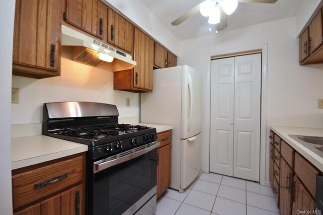 Photo - 18 Knoll View