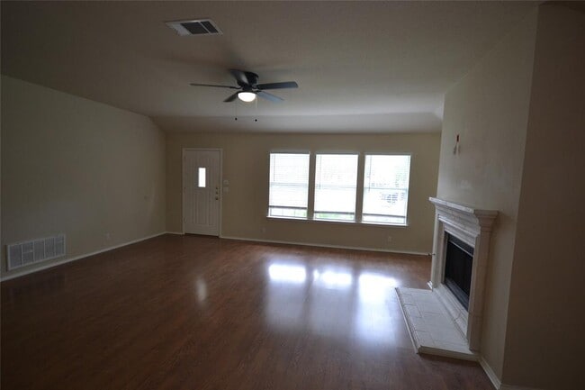 Photo - 1803 Warwick Cove