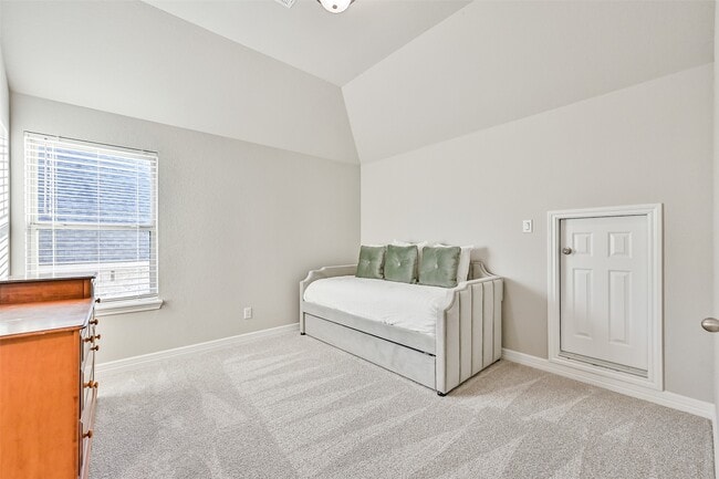 Building Photo - 3103 Flora Manor Dr