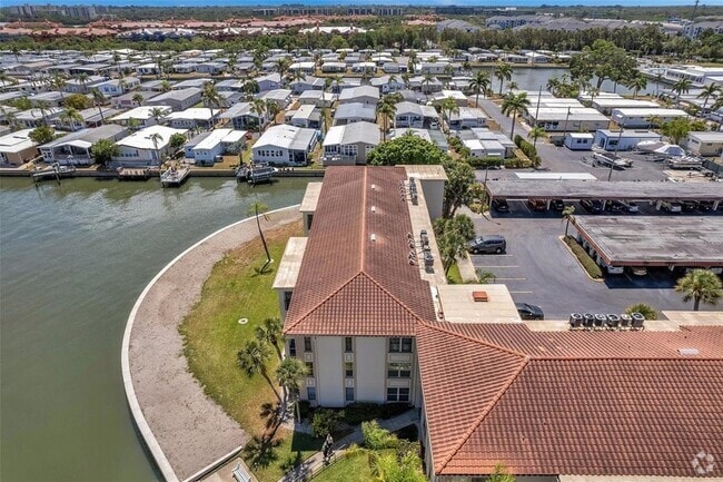 Building Photo - 19029 US Hwy 19 N Unit 7-8 Rental