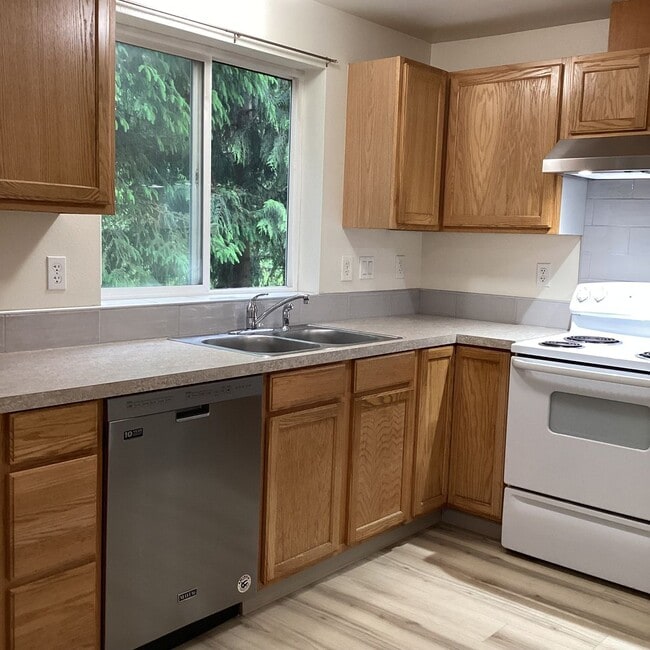 Photo - Spacious 3 bedroom townhome on cul-de-sac