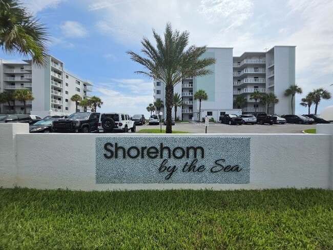 Building Photo - Direct Beach front 2 Bedroom 2 Bathroom Condo