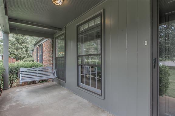 Photo - 520 Barrywood Dr