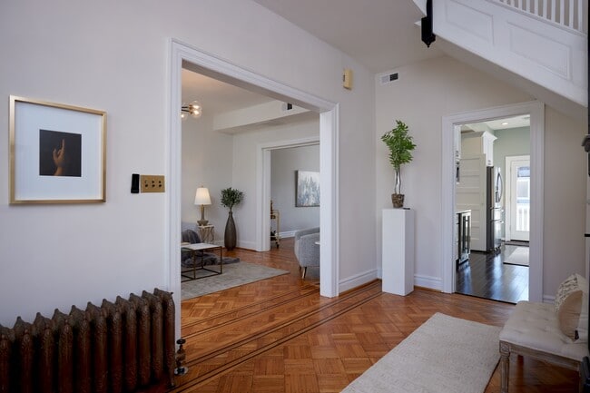 Photo - 1364 Oak St NW