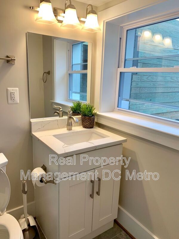 Photo - 4434 Kansas Ave NW