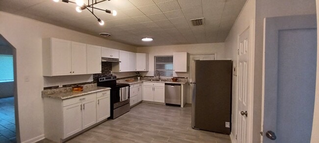 Photo - 9124 8th Ave