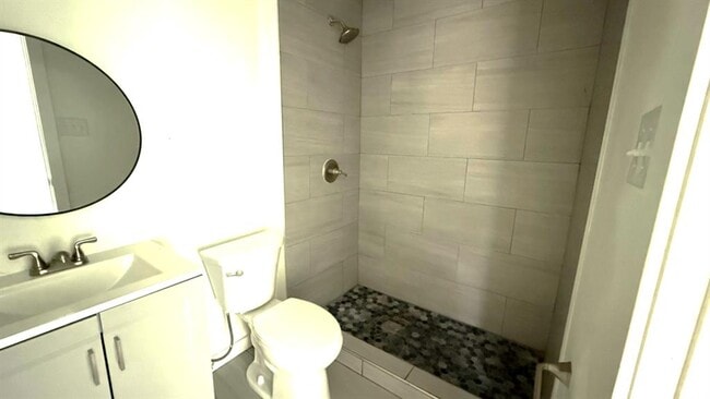 Photo - 1307 Wroxton Way