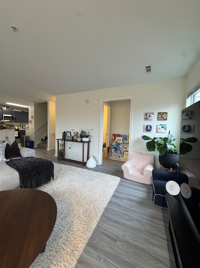 Photo - 33202 Town Green Dr