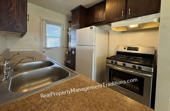 Photo - Cozy single story