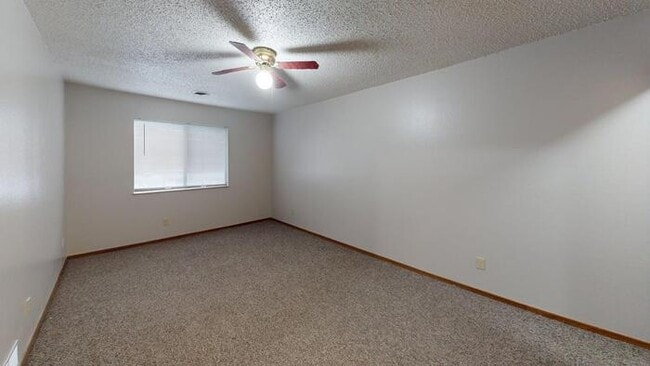 Photo - 1727 N Grandview Ln Unit 212