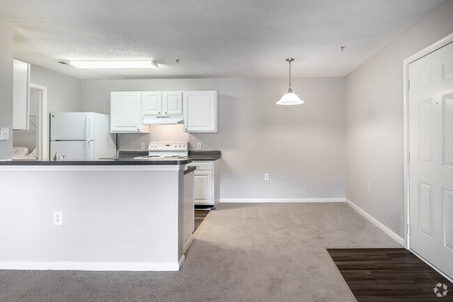 2BR, 2BA - 877SF - Dining Area