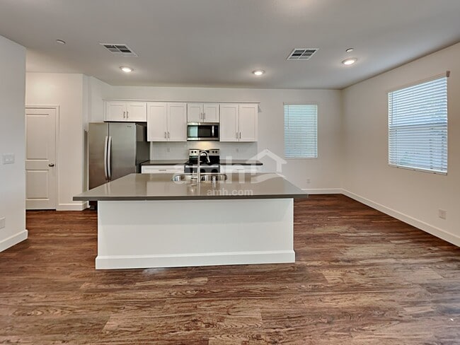 Photo - 10072 Roseum Ct