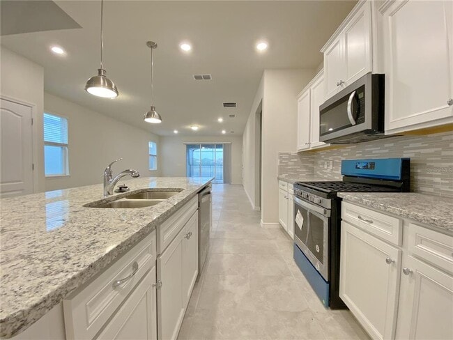 Photo - 7360 Oakmoss Loop