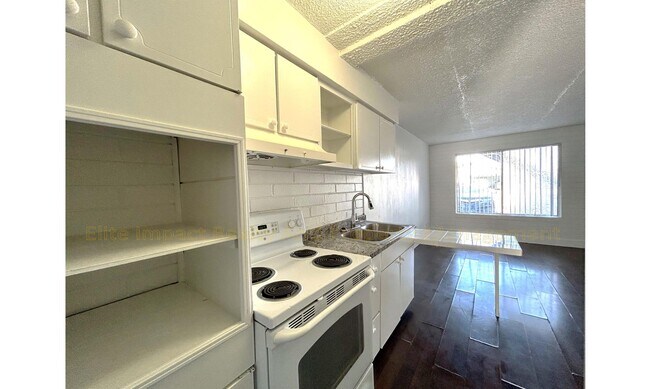 Photo - 301 W Helen St Unidad 102