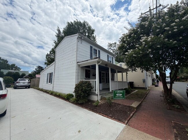 Photo - 102 Frederick St