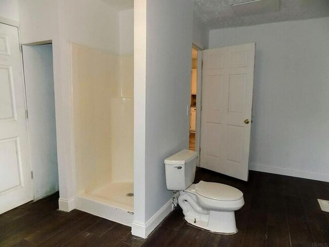 Photo - 4 Bedroom 1 bath