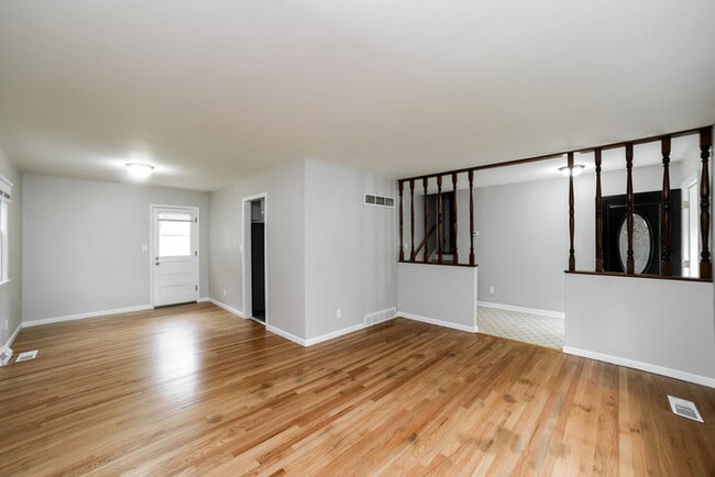 Photo - 4511 S Willis Ave