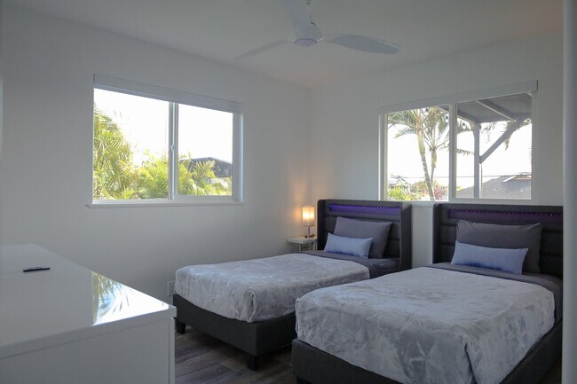 24 Wawali St Unit downstairs