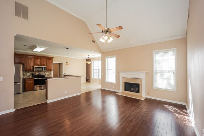 Photo - 84 Columns Way