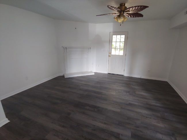 Photo - 203 E Caroline Ave