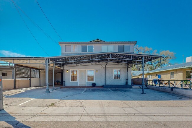 Building Photo - North Valley 4 Bedroom 2 Bath Unit B